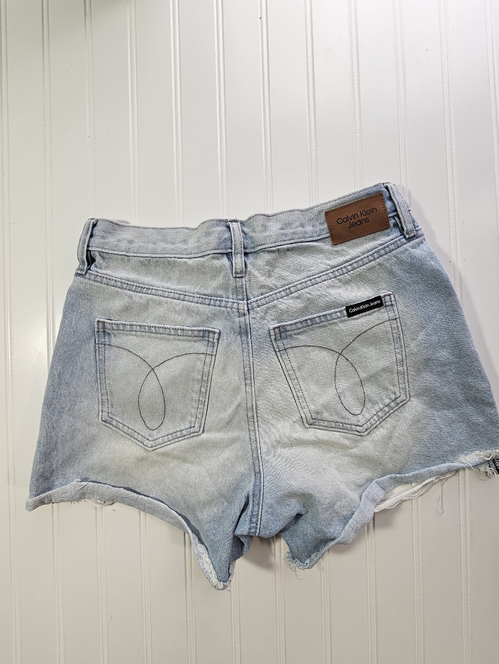 Calvin Klein Light Wash High Rise Distressed Raw Hem Denim Shorts Women Size 26